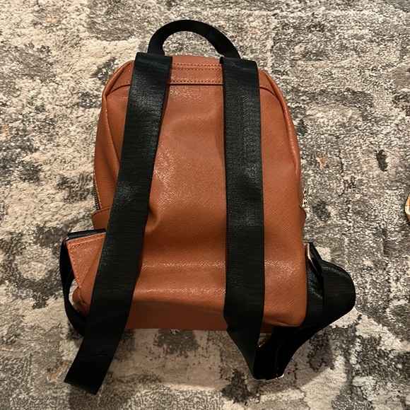 Flower Detail Mini Backpack - Picture 4 of 11